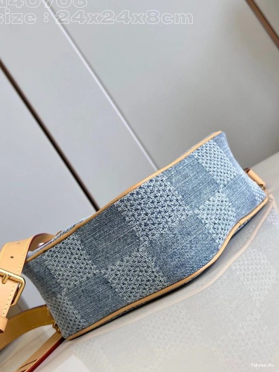 Messenger-24*24*8CM LOUIS VUITTON Chess 0125